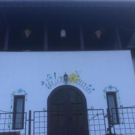 Vila Licurici Caciulata Exteriér fotografie